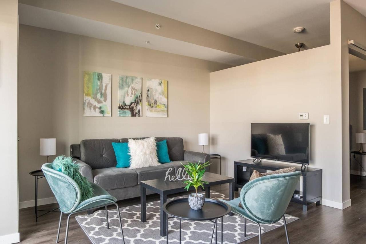 Frontdesk Confluence On 3Rd Apt Downtown Riverwalk Trails Де-Мойн Экстерьер фото
